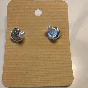 New silver leaf and pearl stainless steel earrings